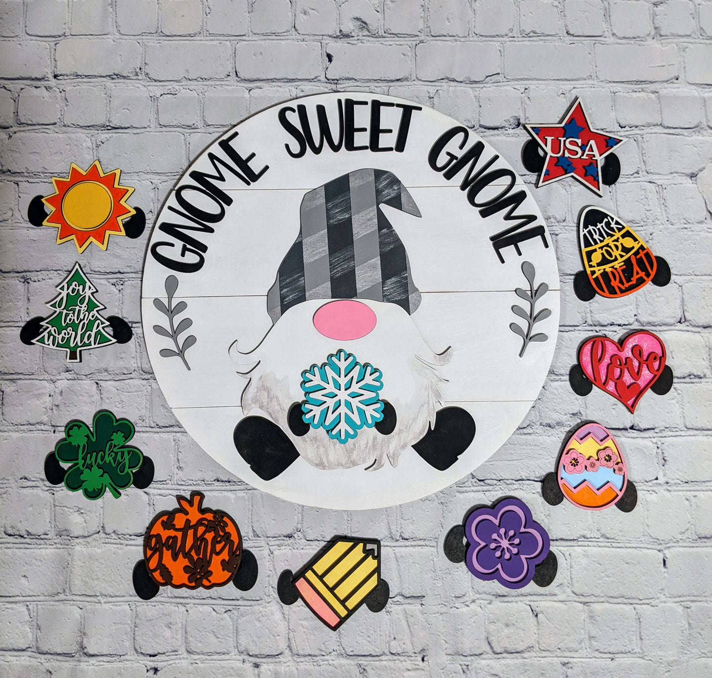 Gnome Sweet Gnome door hanger